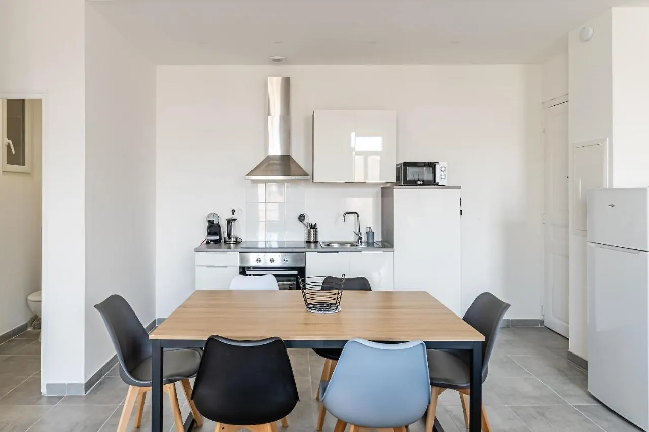 Toulon: Superbe Appartement Avec 2 Chambres تولون